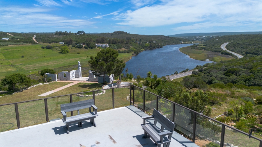 6 Bedroom Property for Sale in Stilbaai Oos Western Cape